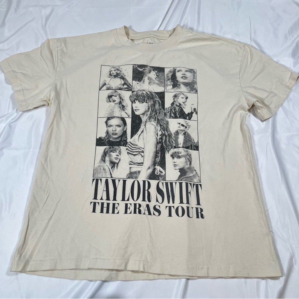 TAYLOR‎ SWIFT THE ERAS TOUR 2023-2024 TOUR T-SHIRT OFFICIAL ADULT SIZE S